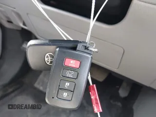 2015 Toyota Highlander XLE z VIN 5TDJKRFH9FS115122, wystawiony jako IAAI lot #41925336 z przebiegiem 159 518 mil mil oraz . Historia ofert i sprzedaży dostępna na DreamBid. Obrazek 11.