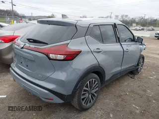 2021 Nissan Kicks SV with VIN 3N1CP5CV9ML473162, listed as a IAAI auction lot 40786414 with 100,107 mi miles. Bid and sale history available at carsss.com. Image 4.