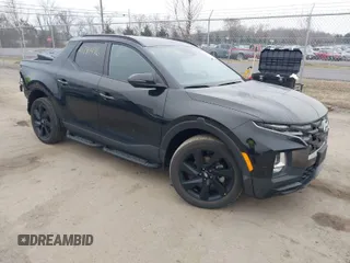 2023 Hyundai Santa Cruz Night Edition z VIN 5NTJCDAF8PH053808, wystawiony jako IAAI lot #41791496 z przebiegiem 19 880 mil mil oraz . Historia ofert i sprzedaży dostępna na DreamBid. Obrazek 1.