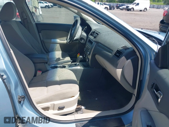 2010 Ford Fusion Hybrid z VIN 3FADP0L33AR385001, wystawiony jako IAAI lot #42074965 z przebiegiem 195 962 mil mil oraz . Historia ofert i sprzedaży dostępna na DreamBid. Obrazek 5.