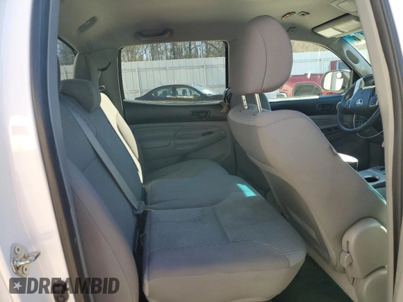 2015 Toyota Tacoma with VIN 3TMMU4FN1FM087252, listed as a Copart auction lot 85650274 with 138,061 mi miles and Salvage Title. Bid and sale history available at DreamBid. Image 10.