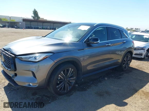 2021 Infiniti QX50 Luxe z VIN 3PCAJ5BA2MF111323, wystawiony jako IAAI lot #42218711 z przebiegiem 27 864 mil mil oraz . Historia ofert i sprzedaży dostępna na DreamBid. Obrazek 17.