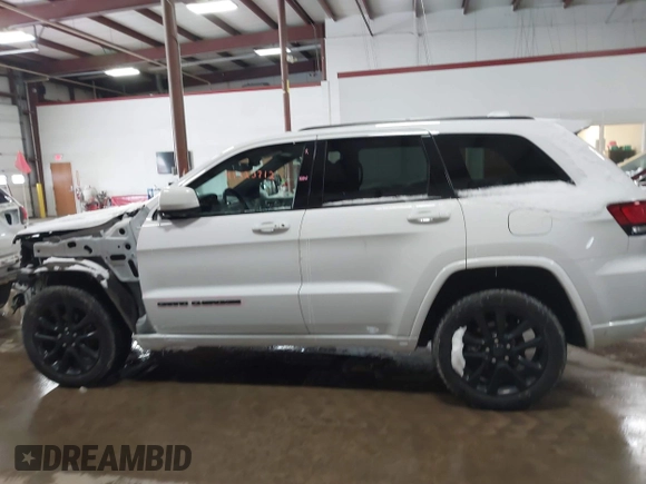2020 Jeep Grand Cherokee Altitude with VIN 1C4RJFAG2LC209665, listed as a IAAI auction lot 41323712 with 66,194 mi miles. Bid and sale history available at carsss.com. Image 14.