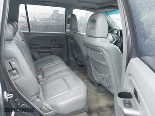 2005 Honda Pilot EX-L with NAVI with VIN 2HKYF18745H567671, listed as a IAAI auction lot 41577393 with 178,182 mi miles. Bid and sale history available at carsss.com. Image 8.