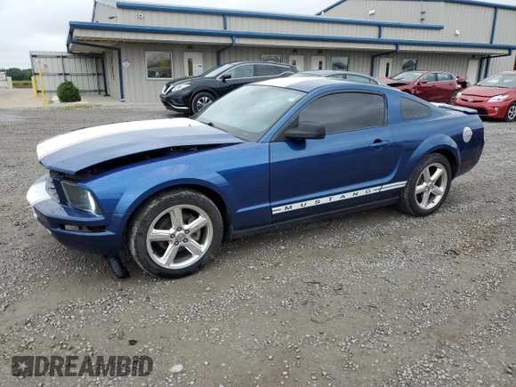 2008 Ford Mustang Deluxe with VIN 1ZVHT80N185182565, listed as a Copart auction lot 61276625 with 172,421 mi miles and Salvage title. Bid and sale history available at DreamBid. Image 1.