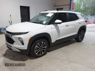 2025 Chevrolet TrailBlazer LT with VIN KL79MPSP9SB002736, listed as a IAAI auction lot 41971951 with 28,024 mi miles and . Bid and sale history available at DreamBid. Image 2.