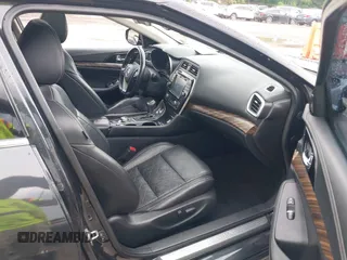 2017 Nissan Maxima SV z VIN 1N4AA6AP1HC364881, wystawiony jako IAAI lot #42251177 z przebiegiem 148 210 mil mil oraz . Historia ofert i sprzedaży dostępna na DreamBid. Obrazek 5.