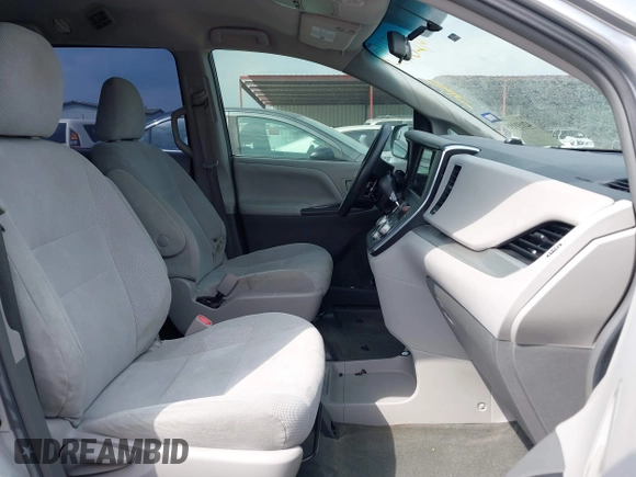 2016 Toyota Sienna L с VIN 5TDZK3DC7GS756195, выставлен на аукционе IAAI как лот 42151195 с пробегом 119 695 миль миль и . История ставок и продаж доступна на DreamBid. Изображение 5.
