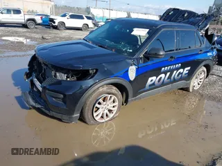 2022 Ford Police Interceptor z VIN 1FM5K8AC6NGC52692, wystawiony jako IAAI lot #41957993 z przebiegiem 7 834 mil mil oraz . Historia ofert i sprzedaży dostępna na DreamBid. Obrazek 17.