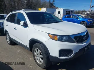 2013 Kia Sorento LX with VIN 5XYKTDA23DG387439, listed as a IAAI auction lot 41675984 with 147,703 mi miles. Bid and sale history available at carsss.com. Image 1.