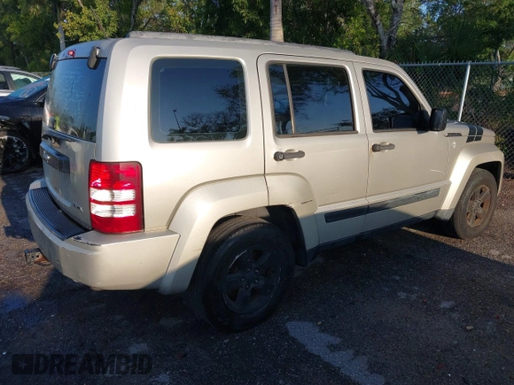 2008 Jeep Liberty Sport with VIN 1J8GP28K88W171737, listed as a IAAI auction lot 41872857 with 220,685 mi miles. Bid and sale history available at carsss.com. Image 4.