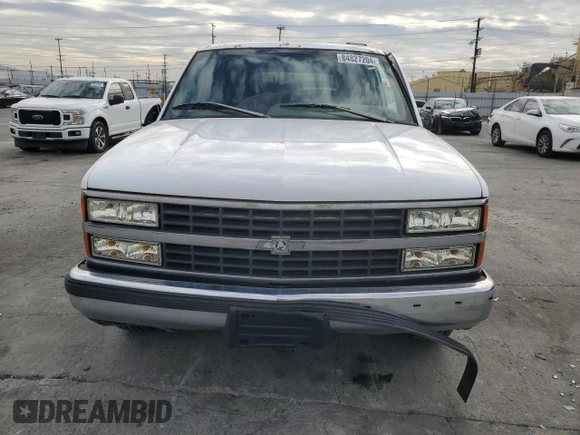 1996 Chevrolet Suburban with VIN 3GNEC16R5TG149147, listed as a Copart auction lot 84827204 with 320,305 mi miles and Salvage title. Bid and sale history available at DreamBid. Image 5.