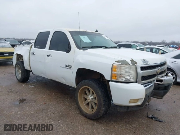 2011 Chevrolet Silverado 1500 LT with VIN 3GCPCSE09BG381453, listed as a IAAI auction lot 41556513 with 200,770 mi miles and . Bid and sale history available at DreamBid. Image 1.
