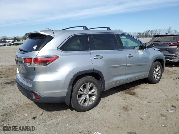 2016 Toyota Highlander LE with VIN 5TDBKRFH4GS285510, listed as a Copart auction lot 48464045 with 106,744 mi miles and Salvage Title. Bid and sale history available at carsss.com. Image 3.