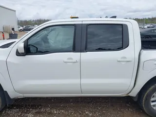 2022 Nissan Frontier SV z VIN 1N6ED1EJ1NN663862, wystawiony jako IAAI lot #41781155 z przebiegiem 52 128 mil mil oraz . Historia ofert i sprzedaży dostępna na DreamBid. Obrazek 14.
