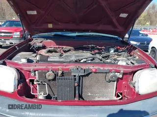 2000 Toyota Tundra SR5 with VIN 5TBBT4411YS065998, listed as a IAAI auction lot 42142231 with 171,340 mi miles and . Bid and sale history available at DreamBid. Image 10.
