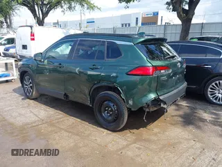2023 Toyota Corolla Cross XLE z VIN 7MUDAABG1PV075110, wystawiony jako IAAI lot #42802303 z przebiegiem 41 869 mil mil oraz . Historia ofert i sprzedaży dostępna na DreamBid. Obrazek 3.