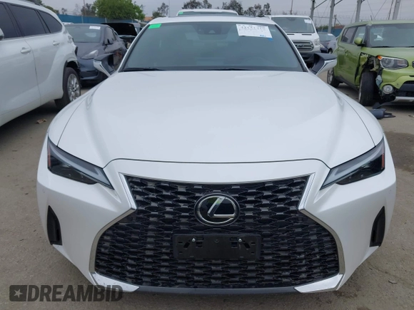 2021 Lexus IS 300 z VIN JTHCA1D27M5115858, wystawiony jako IAAI lot #42131418 z przebiegiem 17 069 mil mil oraz . Historia ofert i sprzedaży dostępna na DreamBid. Obrazek 12.
