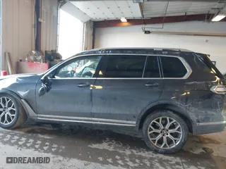 2021 BMW X7 xDrive40i with VIN 5UXCW2C09M9E94039, listed as a IAAI auction lot 41473138 with 1 mi miles. Bid and sale history available at carsss.com. Image 14.