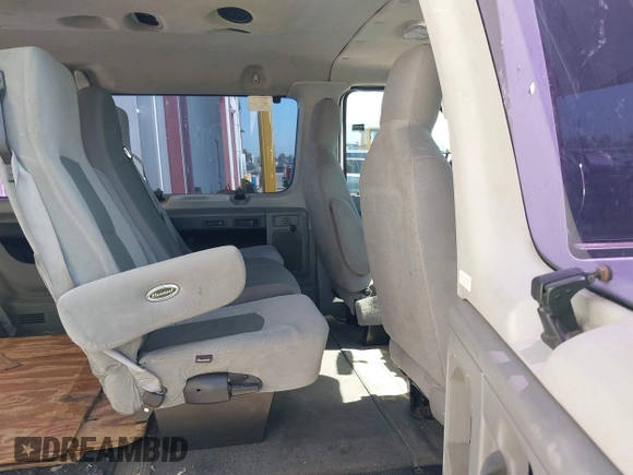 2012 Ford Econoline Passenger XL с VIN 1FMNE1BW8CDA28281, выставлен на аукционе IAAI как лот 42515949 с пробегом Не указан миль и . История ставок и продаж доступна на DreamBid. Изображение 8.