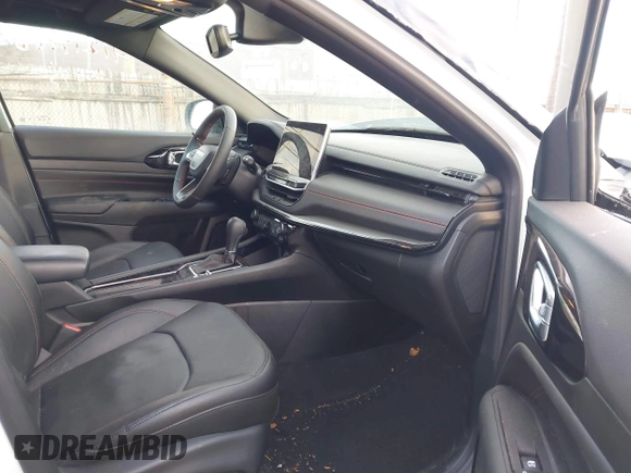 2024 Jeep Compass Trailhawk с VIN 3C4NJDDN7RT131393, выставлен на аукционе IAAI как лот 41217550 с пробегом 8 215 миль миль и . История ставок и продаж доступна на DreamBid. Изображение 5.