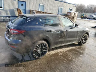 2019 Maserati Levante GranSport with VIN ZN661XUS0KX337384, listed as a Copart auction lot 82581764 with 31,926 mi miles and Salvage Title. Bid and sale history available at carsss.com. Image 3.