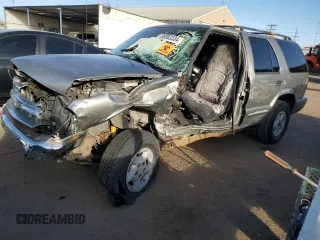 2000 Chevrolet Blazer LT z VIN 1GNDT13W4Y2342945, wystawiony jako Copart lot #86003334 z przebiegiem 194 867 mil mil oraz Nie do naprawy • Non repairable. Historia ofert i sprzedaży dostępna na DreamBid. Obrazek 1.