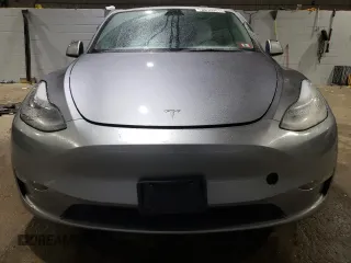 2024 Tesla Model Y Long Range with VIN 7SAYGDEE3RA293367, listed as a Copart auction lot 88109015 with 16,109 mi miles and Salvage Title. Bid and sale history available at DreamBid. Image 5.