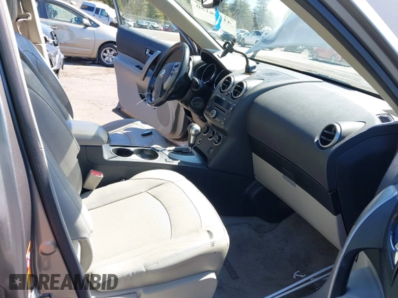 2009 Nissan Rogue SL with VIN JN8AS58V69W176898, listed as a IAAI auction lot 41988150 with 176,205 mi miles. Bid and sale history available at carsss.com. Image 5.