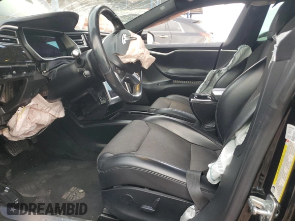 2017 Tesla Model S 60 z VIN 5YJSA1E15HF218686, wystawiony jako Copart lot #44689465 z przebiegiem 101 964 mil mil oraz Szkoda całkowita • Salvage title. Historia ofert i sprzedaży dostępna na DreamBid. Obrazek 7.