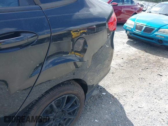 2011 Ford Fiesta SE z VIN 3FADP4BJ2BM172241, wystawiony jako IAAI lot #42500368 z przebiegiem 258 580 mil mil oraz . Historia ofert i sprzedaży dostępna na DreamBid. Obrazek 6.
