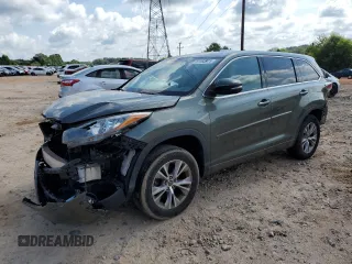 2016 Toyota Highlander LE Plus with VIN 5TDZKRFH8GS135219, listed as a Copart auction lot 61068975 with 142,318 mi miles and Salvage title. Bid and sale history available at DreamBid. Image 1.