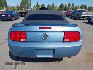 2005 Ford Mustang Deluxe with VIN 1ZVFT84N655232308, listed as a IAAI auction lot 42139250 with 200,850 mi miles. Bid and sale history available at carsss.com. Image 17.