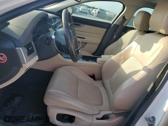 2016 Jaguar XF 35t Prestige with VIN SAJBE4BV5GCY16769, listed as a Copart auction lot 76058864 with 122,649 mi miles and Salvage Title. Bid and sale history available at carsss.com. Image 7.
