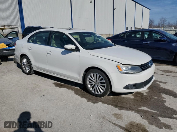 2013 Volkswagen Jetta SEL with VIN 3VWLX7AJ2DM402059, listed as a Copart auction lot 43459935 with 175,130 mi miles and Salvage title. Bid and sale history available at DreamBid. Image 4.