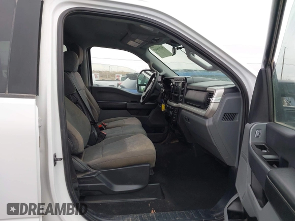 2024 Ford Super Duty F-250 SRW XL with VIN 1FT7W2BT8REC67547, listed as a IAAI auction lot 41260449 with 25,964 mi miles. Bid and sale history available at carsss.com. Image 5.