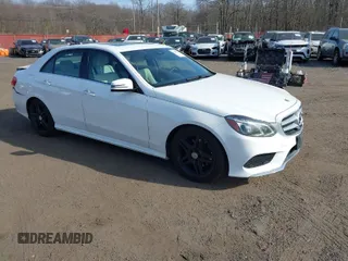 2014 Mercedes-Benz E-Class E 350 Luxury with VIN WDDHF8JB5EA821523, listed as a IAAI auction lot 41780676 with 134,389 mi miles. Bid and sale history available at carsss.com. Image 1.