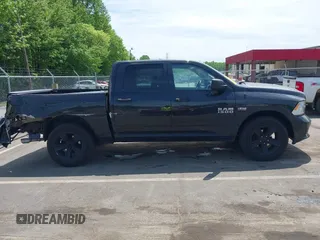 2015 Ram 1500 Express z VIN 1C6RR7KT4FS768971, wystawiony jako IAAI lot #42114105 z przebiegiem 97 725 mil mil oraz . Historia ofert i sprzedaży dostępna na DreamBid. Obrazek 13.