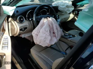 2018 Mercedes-Benz C 300 z VIN 55SWF4JB2JU264063, wystawiony jako Copart lot #55316235 z przebiegiem Nie podano mil oraz Szkoda całkowita • Salvage title. Historia ofert i sprzedaży dostępna na DreamBid. Obrazek 8.