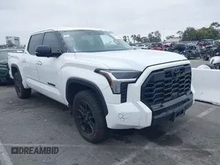 2024 Toyota Tundra Limited z VIN 5TFWA5DB2RX156299, wystawiony jako IAAI lot #42425471 z przebiegiem 41 874 mil mil oraz . Historia ofert i sprzedaży dostępna na DreamBid. Obrazek 1.