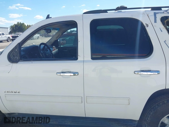 2012 Chevrolet Tahoe LS z VIN 1GNSCAE09CR289823, wystawiony jako IAAI lot #40632668 z przebiegiem 232 951 mil mil oraz . Historia ofert i sprzedaży dostępna na DreamBid. Obrazek 14.