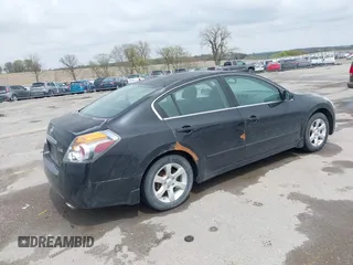 2007 Nissan Altima 2.5 with VIN 1N4AL21EX7C185738, listed as a IAAI auction lot 42117302 with 237,676 mi miles. Bid and sale history available at carsss.com. Image 4.