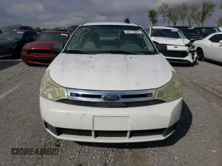 2008 Ford Focus SE z VIN 1FAHP35N18W246817, wystawiony jako Copart lot #68275004 z przebiegiem 261 765 mil mil oraz Czysty tytuł • Clean title. Historia ofert i sprzedaży dostępna na DreamBid. Obrazek 5.