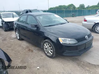 2011 Volkswagen Jetta SE z VIN 3VWDX7AJ7BM052493, wystawiony jako IAAI lot #42745045 z przebiegiem 179 732 mil mil oraz . Historia ofert i sprzedaży dostępna na DreamBid. Obrazek 1.