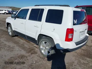 2014 Jeep Patriot Latitude with VIN 1C4NJPFB0ED719270, listed as a IAAI auction lot 40870355 with 207,613 mi miles and . Bid and sale history available at DreamBid. Image 3.