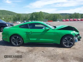 2019 Ford Mustang EcoBoost z VIN 1FA6P8TH6K5198844, wystawiony jako IAAI lot #42315513 z przebiegiem 29 658 mil mil oraz . Historia ofert i sprzedaży dostępna na DreamBid. Obrazek 14.