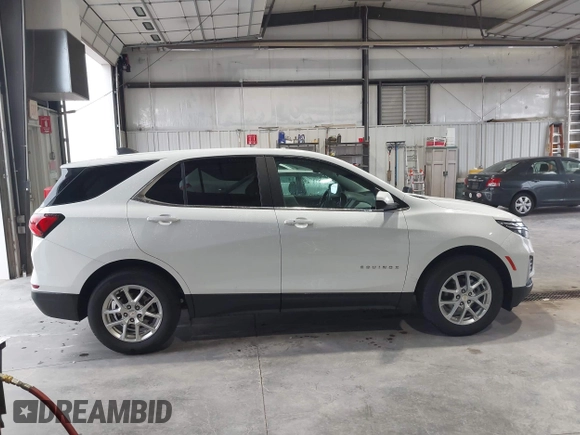 2022 Chevrolet Equinox LT z VIN 2GNAXKEV8N6118013, wystawiony jako IAAI lot #42306755 z przebiegiem 76 669 mil mil oraz . Historia ofert i sprzedaży dostępna na DreamBid. Obrazek 13.