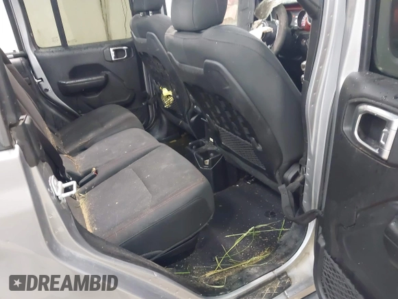 2020 Jeep Gladiator Rubicon with VIN 1C6JJTBGXLL136627, listed as a IAAI auction lot 42333468 with 74,717 mi miles and . Bid and sale history available at DreamBid. Image 8.