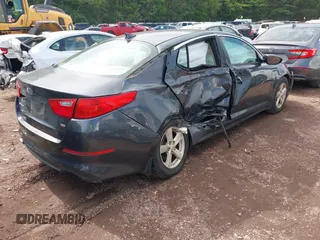2015 Kia Optima LX z VIN KNAGM4A73F5639519, wystawiony jako IAAI lot #42266700 z przebiegiem 131 101 mil mil oraz . Historia ofert i sprzedaży dostępna na DreamBid. Obrazek 4.