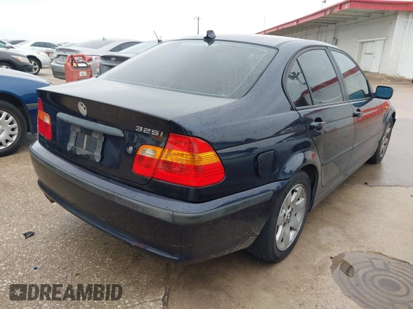2005 BMW 3 Series 325i with VIN WBAEV33445KW16557, listed as a IAAI auction lot 41563840 with 228,001 mi miles. Bid and sale history available at carsss.com. Image 4.